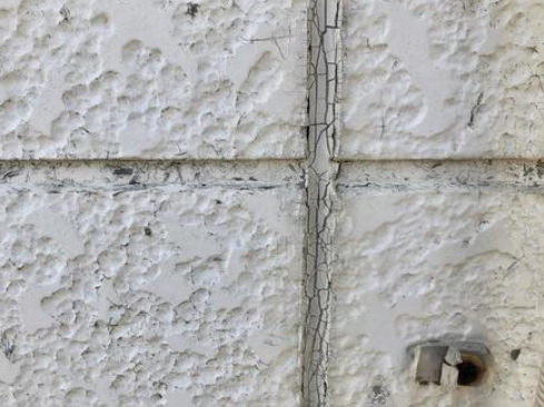 岡山で多い外壁のコーキング劣化|打ち替えと増し打ちの違い